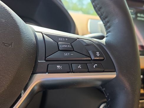 Used 2024 Nissan Sentra SV w/ SV Premium Package FWD image 25