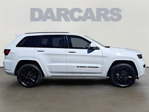 Used 2022 Jeep Grand Cherokee Laredo X AWD/4WD image 8