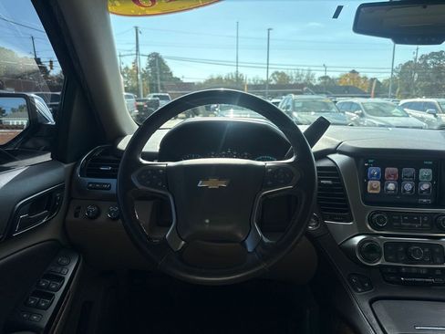 Used 2018 Chevrolet Suburban Premier image 28