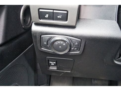 Used 2021 Ford Expedition XLT image 16