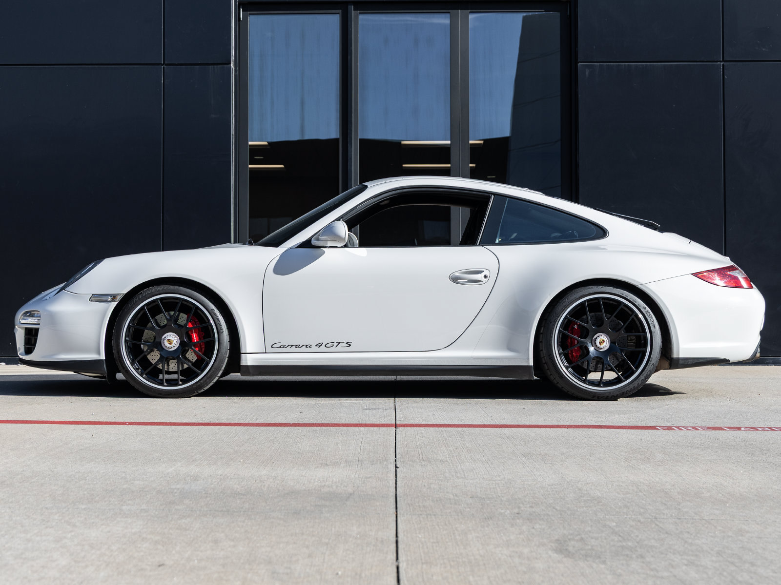 Used 2012 Porsche 911 Carrera 4 GTS AWD/4WD image 2