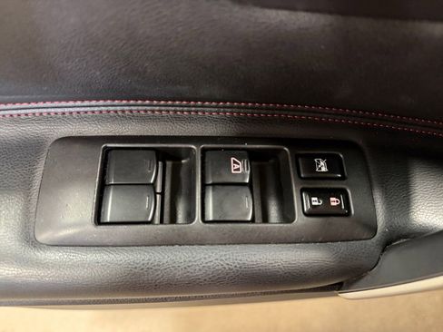 Used 2012 Nissan Rogue SL image 26