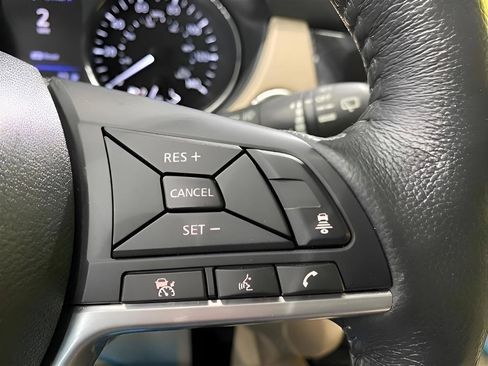 Used 2018 Nissan Rogue SL AWD/4WD image 14
