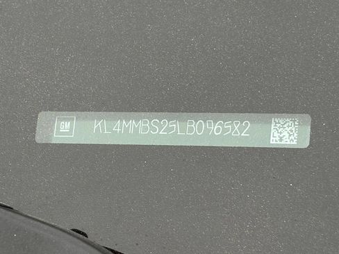 Used 2020 Buick Encore GX Preferred w/ Cold Weather Comfort Package FWD image 34