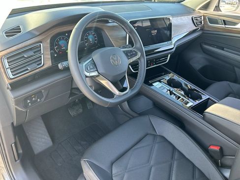 New 2026 Volkswagen Atlas SE FWD image 14
