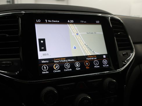 Used 2020 Jeep Grand Cherokee Altitude AWD/4WD image 10