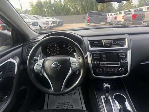 Used 2018 Nissan Altima 2.5 SR FWD image 21