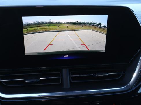 Used 2024 Chevrolet Trax RS image 29