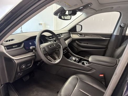 Certified 2023 Jeep Grand Cherokee Limited AWD/4WD image 24