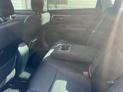 Used 2017 Nissan Altima 2.5 SR w/ Midnight Edition Package FWD image 10