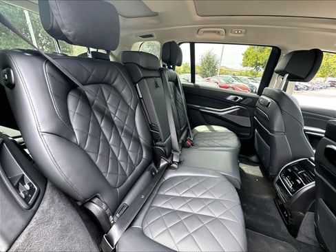 Used 2026 BMW X7 xDrive40i w/ Premium Package AWD/4WD image 25