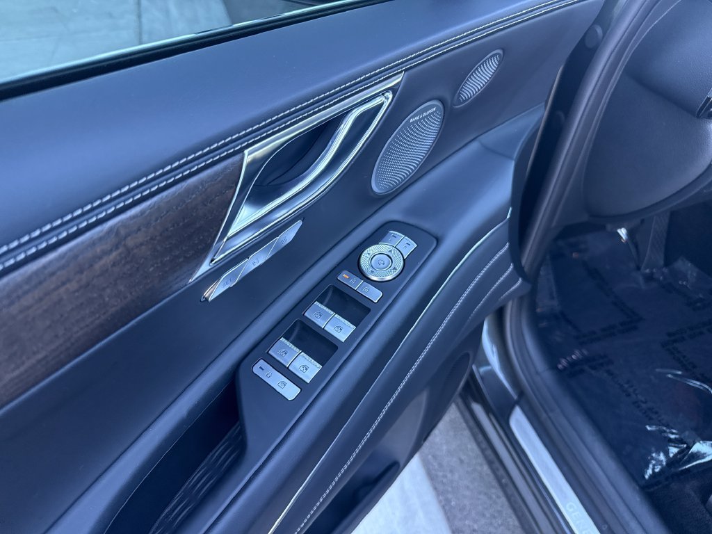 Used 2025 Genesis GV80 2.5T Prestige AWD/4WD image 11