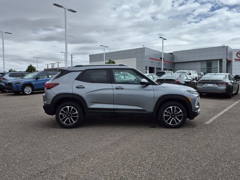Used 2025 Chevrolet TrailBlazer LT AWD/4WD image 6