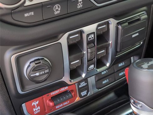 New 2026 Jeep Wrangler Unlimited Rubicon AWD/4WD image 23