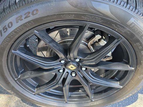 Used 2016 Ford Explorer XLT w/ Equipment Group 201A FWD image 9