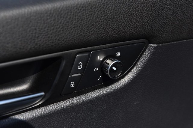 Used 2013 Volkswagen Passat TDI SEL Premium FWD image 10
