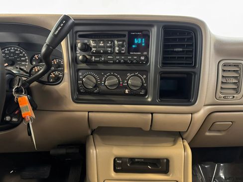 Used 2002 Chevrolet Silverado 2500 LT w/ Off-Road Skid Plate Pkg AWD/4WD image 15