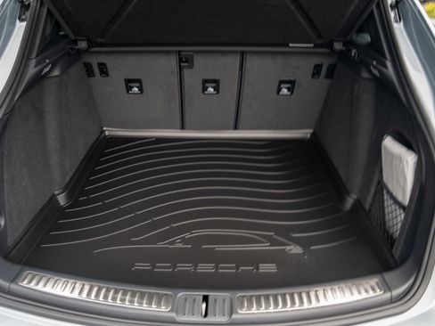 New 2026 Porsche Macan image 28