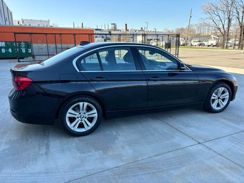 Used 2018 BMW 330i xDrive Sedan w/ Convenience Package AWD/4WD image 10