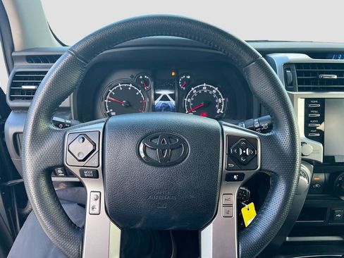 Used 2021 Toyota 4Runner SR5 AWD/4WD image 11