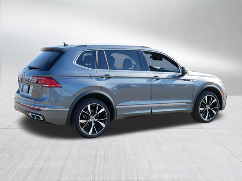 Certified 2024 Volkswagen Tiguan SEL R-Line image 7