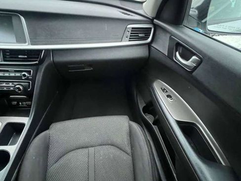 Used 2020 Kia Optima LX image 31