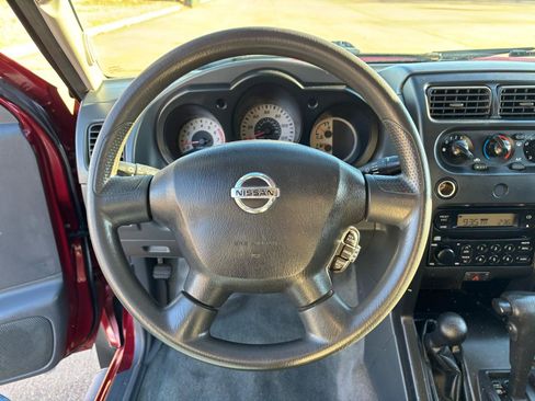 Used 2004 Nissan Frontier XE w/ (PWR) XE Pwr Pkg AWD/4WD image 15