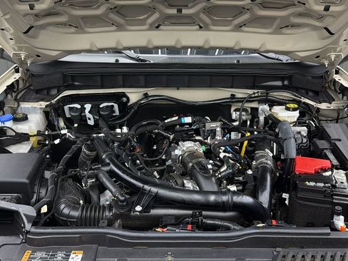 Used 2025 Ford Bronco Outer Banks AWD/4WD image 19
