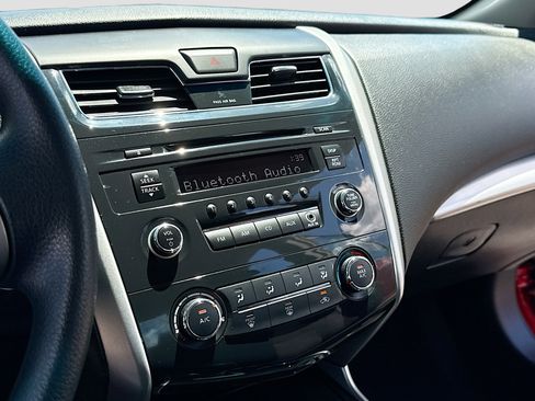 Used 2013 Nissan Altima 2.5 S FWD image 9