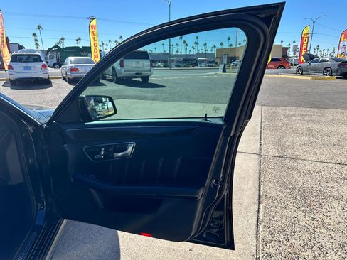 Used 2016 Mercedes-Benz E 400 Sedan image 28