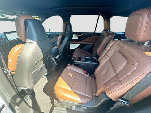 Used 2024 Lincoln Aviator Reserve w/ Equipment Group 201A image 25