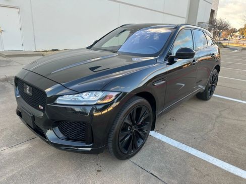Used 2019 Jaguar F-PACE S image 1