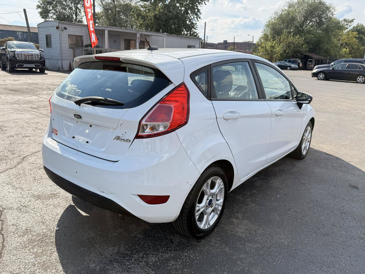 Used 2015 Ford Fiesta SE FWD image 6