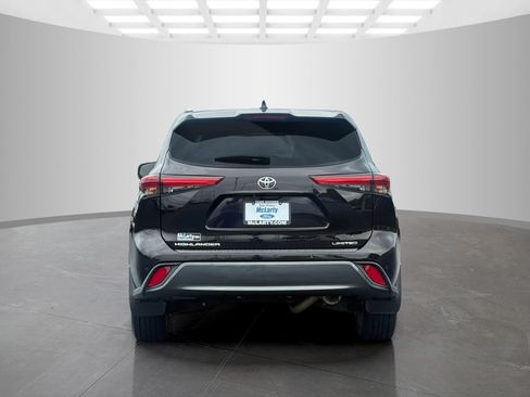 Used 2022 Toyota Highlander Limited FWD image 4