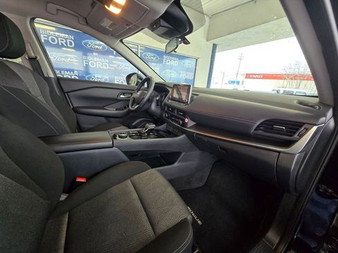 Used 2025 Nissan Rogue SV image 26