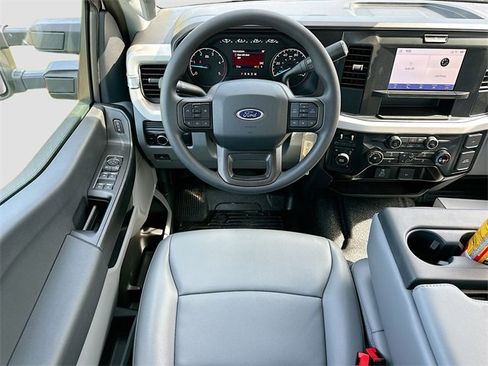 New 2025 Ford F550 4x4 Crew Cab image 14