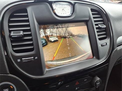 Used 2016 Chrysler 300 S image 21