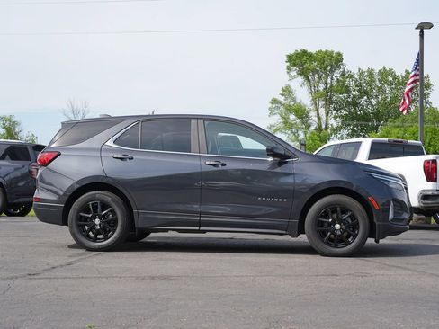 Used 2022 Chevrolet Equinox LT FWD image 2