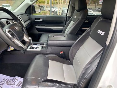 Used 2015 Toyota Tundra SR5 image 12