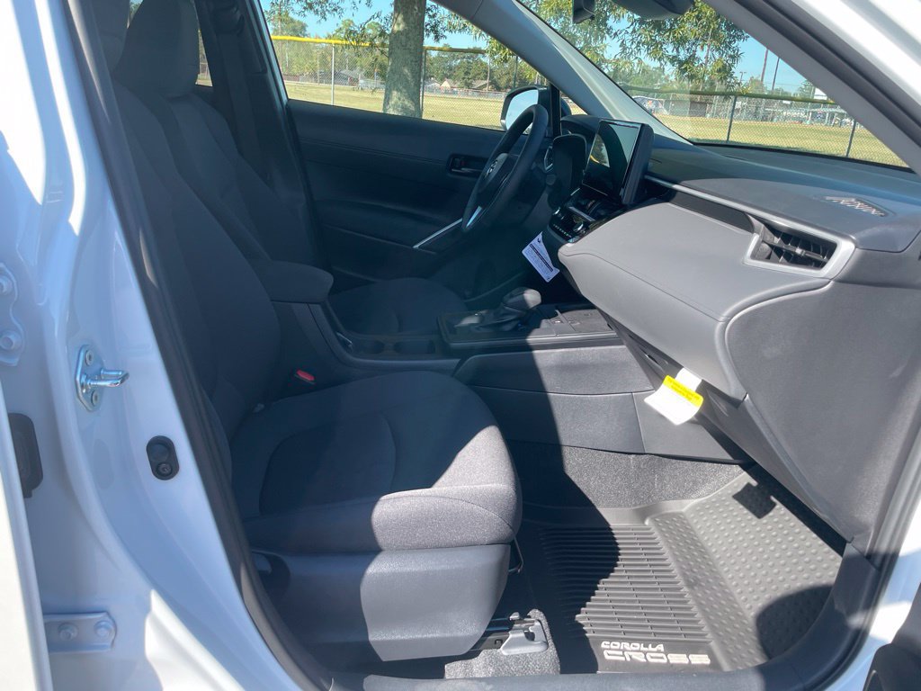 New 2026 Toyota Corolla Cross LE FWD image 17