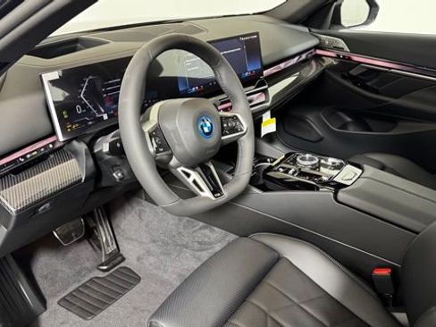 New 2027 BMW 550e xDrive AWD/4WD image 10