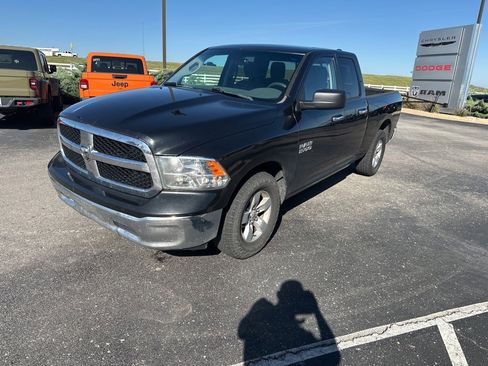 Used 2018 RAM 1500 Classic SLT image 5