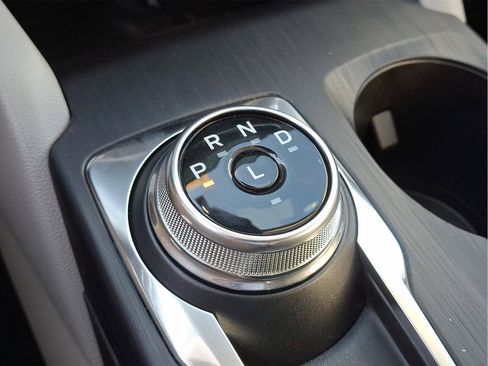 New 2024 Ford Escape SE w/ PHEV Premium Package FWD image 11