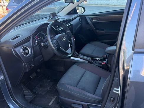 Used 2017 Toyota Corolla LE w/ Body Protection Package FWD image 2