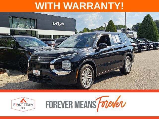 Used 2024 Mitsubishi Outlander ES AWD/4WD image 1