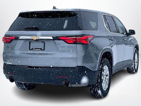 Used 2023 Chevrolet Traverse LS w/ Safety Package image 5