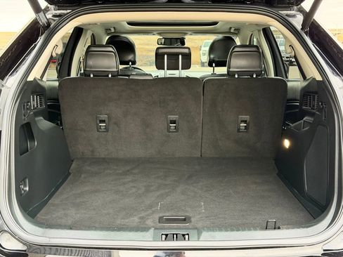 Used 2019 Ford Edge Titanium w/ Equipment Group 301A image 9