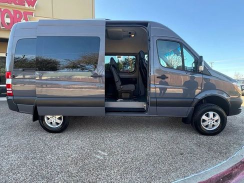 Used 2017 Mercedes-Benz Sprinter 2500 image 34