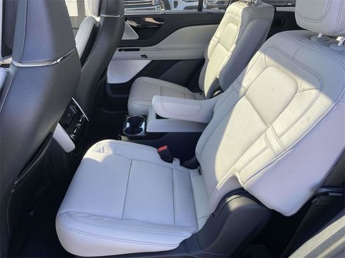 New 2025 Lincoln Aviator Reserve w/ Luxury Package image 12