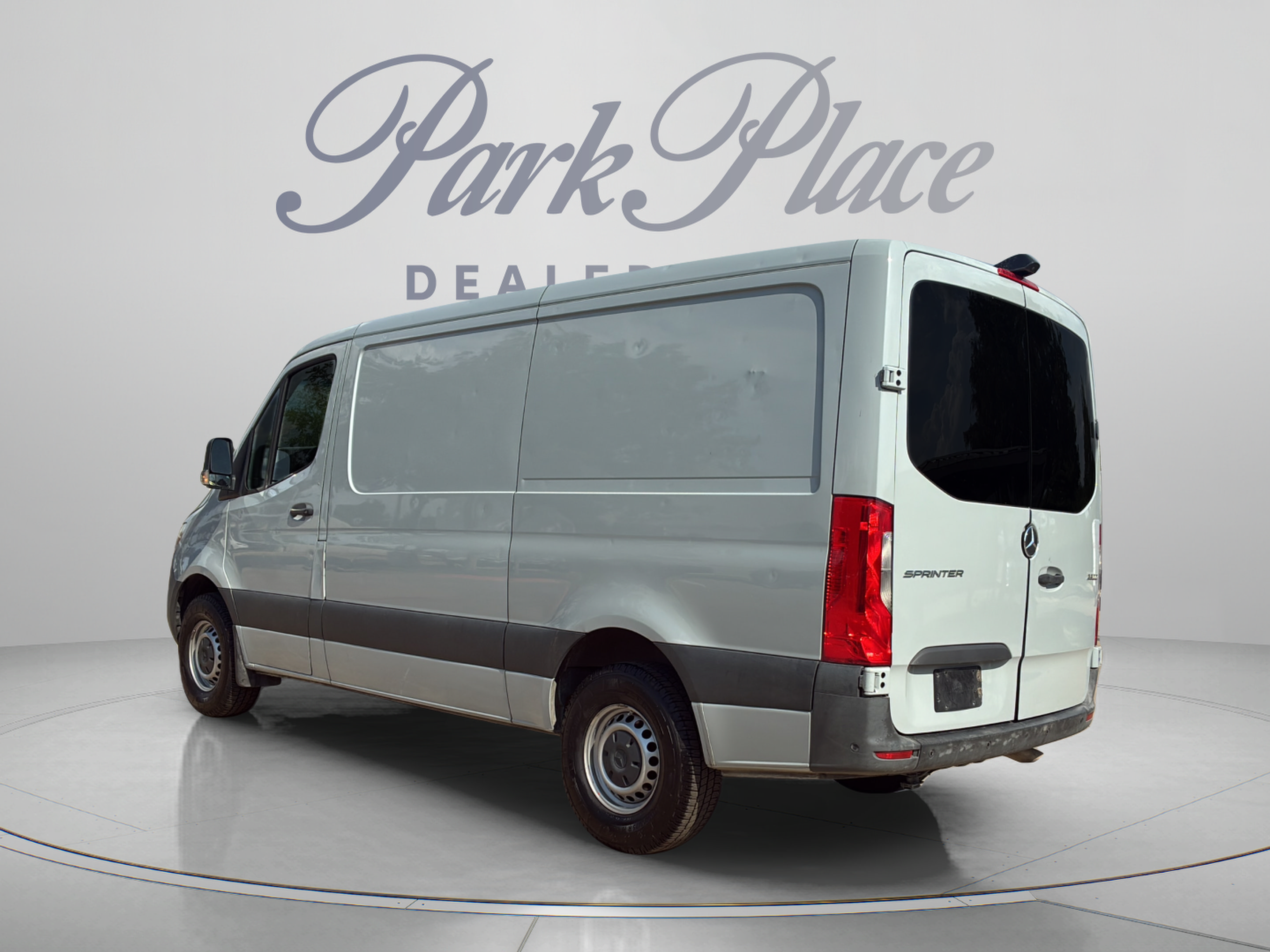 Used 2023 Mercedes-Benz Sprinter 2500 image 3